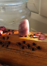 Load image into Gallery viewer, Lepidolite Tumblestone