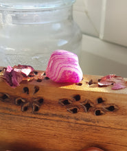 Load image into Gallery viewer, Mixed Banded Agate Tumblestone
