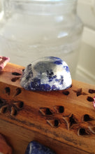 Load image into Gallery viewer, Sodalite Tumblestone