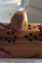 Load image into Gallery viewer, Unakite Tumblestone