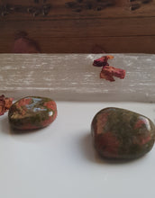 Load image into Gallery viewer, Unakite Tumblestone